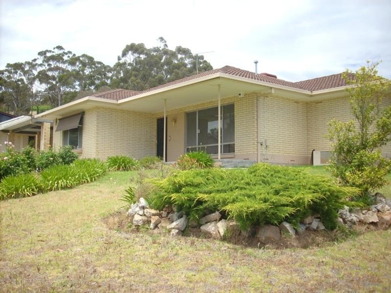 8 Medway Crescent, Rostrevor SA 5073