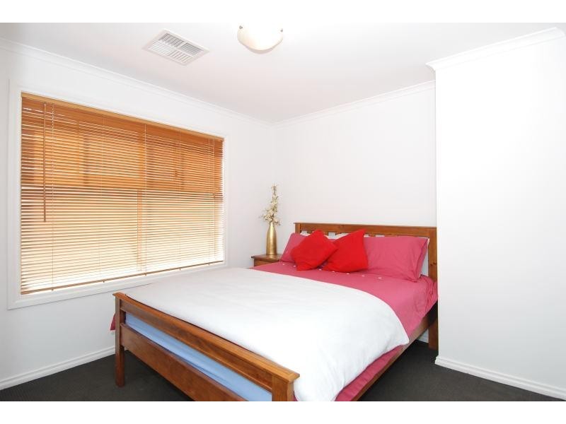 8 Pike Avenue, Mawson Lakes SA 5095