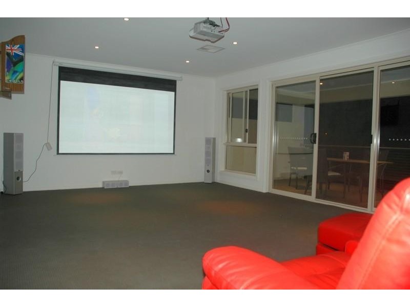 8 Pike Avenue, Mawson Lakes SA 5095