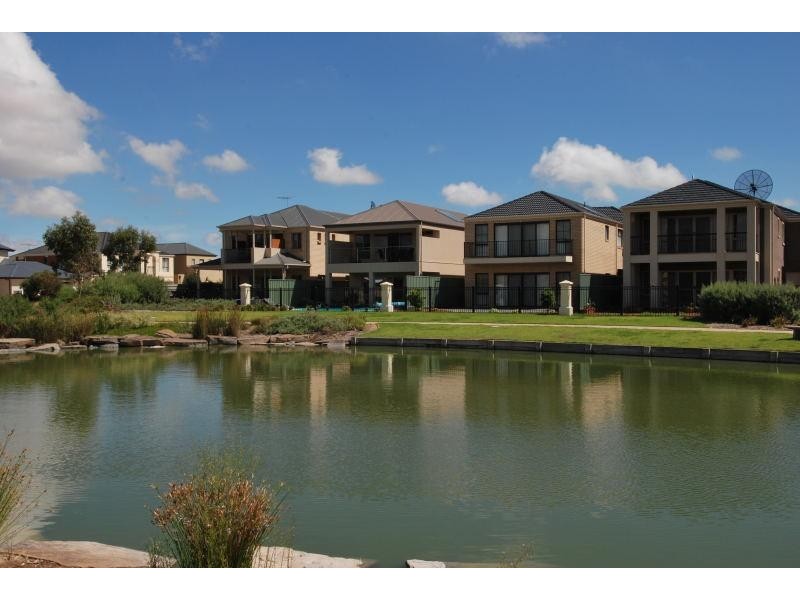 8 Pike Avenue, Mawson Lakes SA 5095