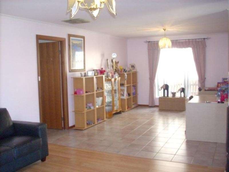 15 Conifer Court, Newton SA 5074