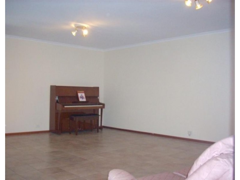 15 Conifer Court, Newton SA 5074