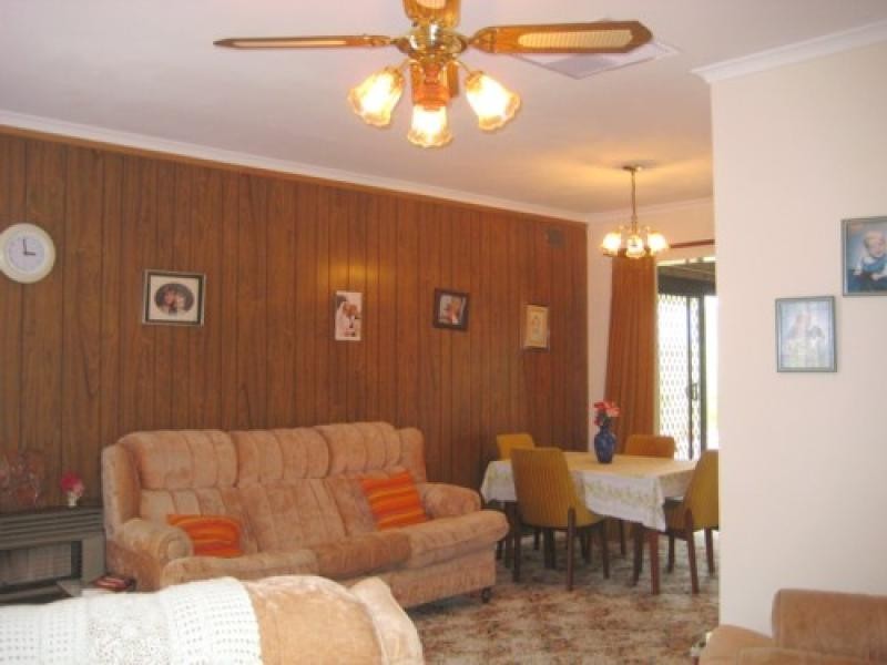 12 Grantham Grove, Paradise SA 5075