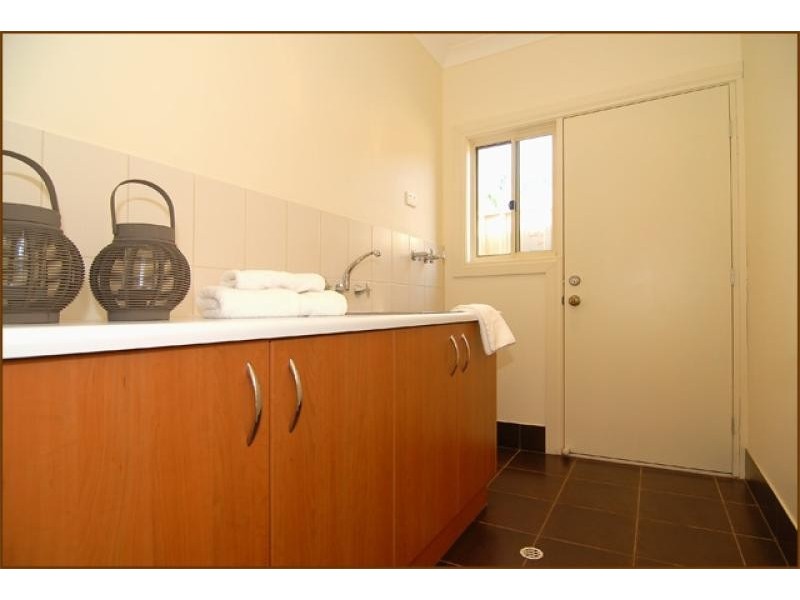 11 b Arnold Avenue, Firle SA 5070