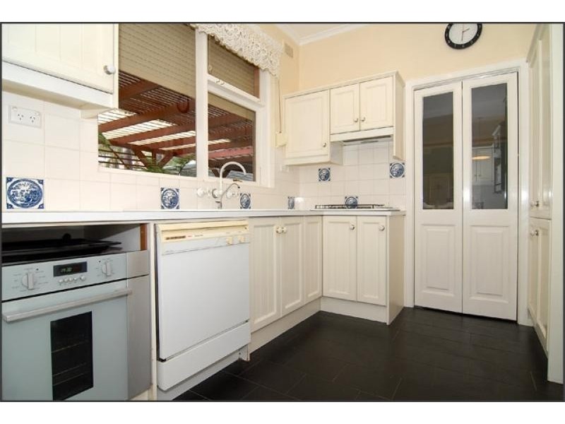 15 Sandra Avenue, Rostrevor SA 5073