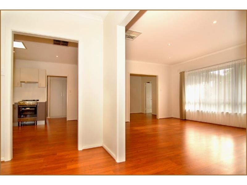 16 Willow Crescent, Campbelltown SA 5074