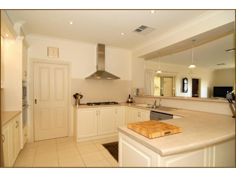 6 Grosvenor Court, Athelstone SA 5076