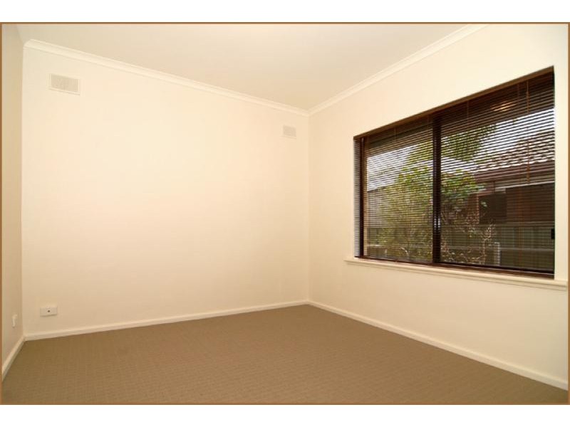 16 Willow Crescent, Campbelltown SA 5074