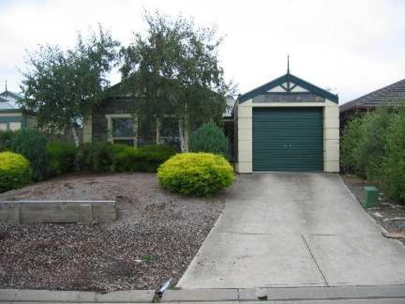 82 MAWSON CIRCUIT, Woodcroft SA 5162