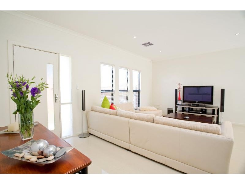 13 Daisy Avenue, Mitchell Park SA 5043