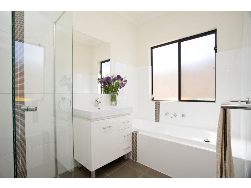 13 Daisy Avenue, Mitchell Park SA 5043