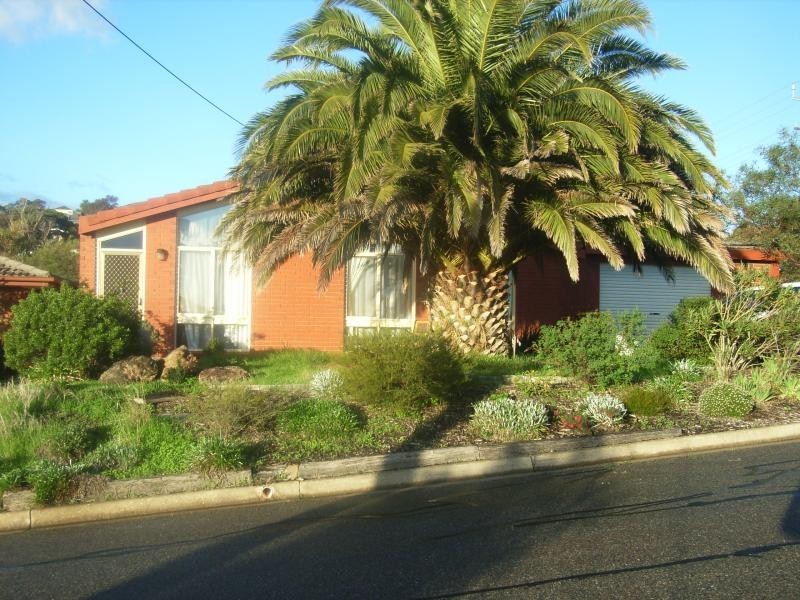 24 Peera Street, Hallett Cove SA 5158