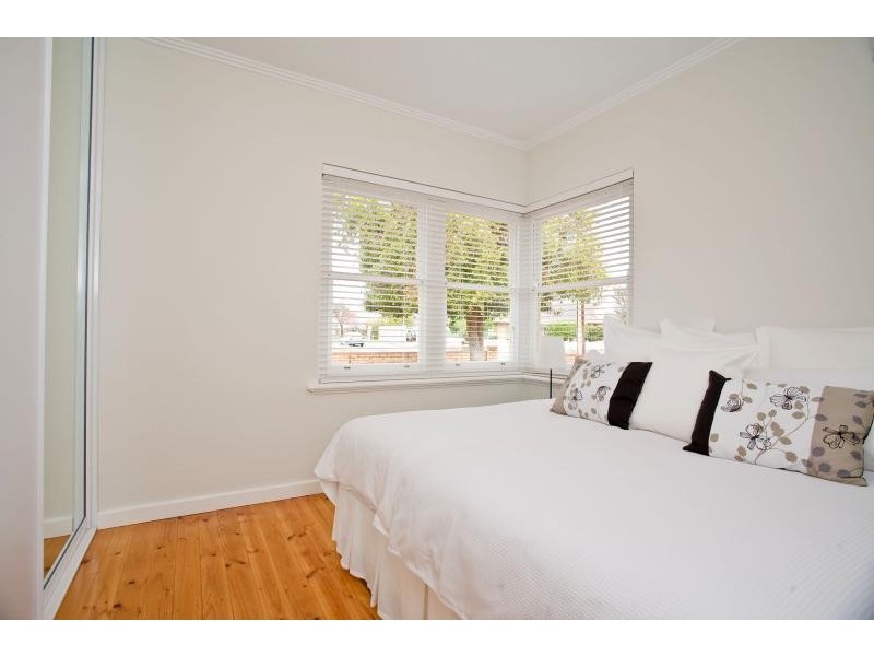 24 Condada Avenue, Park Holme SA 5043