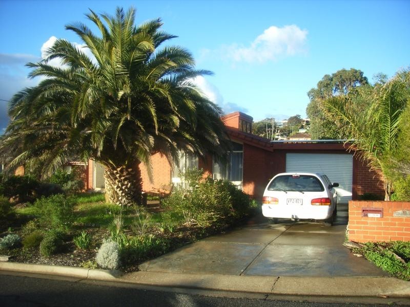 24 PEERA STREET, Hallett Cove SA 5158