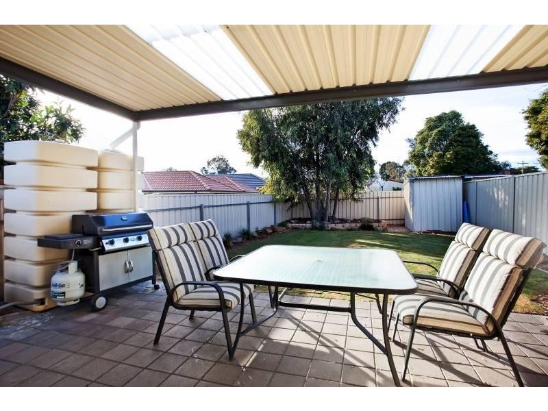 1 Kent Avenue, Seacombe Gardens SA 5047