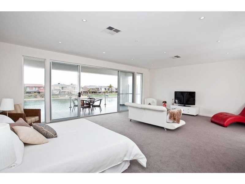 79A Lochside Drive, West Lakes SA 5021