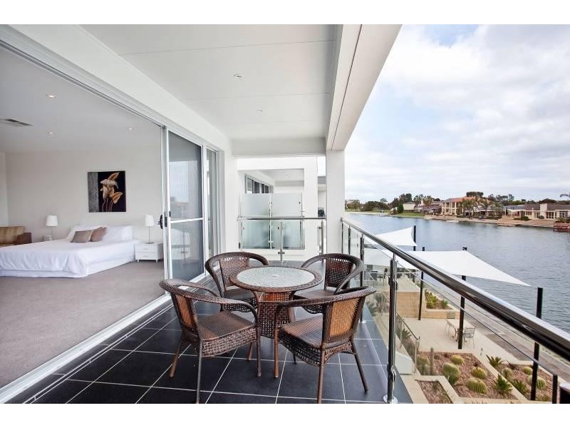 79A Lochside Drive, West Lakes SA 5021