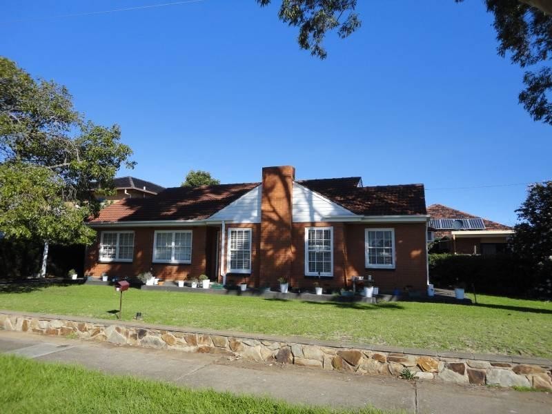 1 Washington Crescent, Findon SA 5023