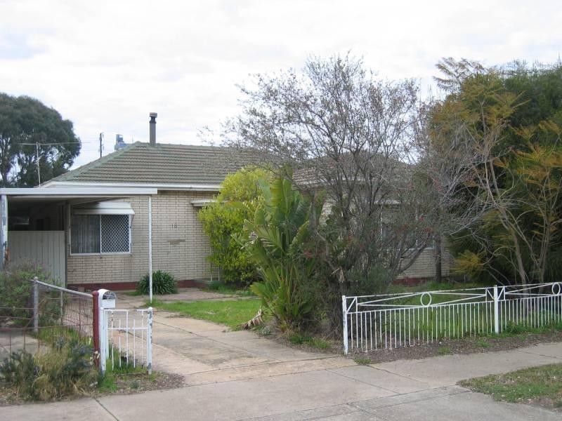 18 Sanderson Street, Peterhead SA 5016