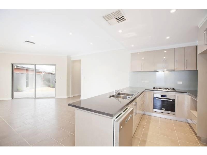 37 Thorne Crescent, Mitchell Park SA 5043