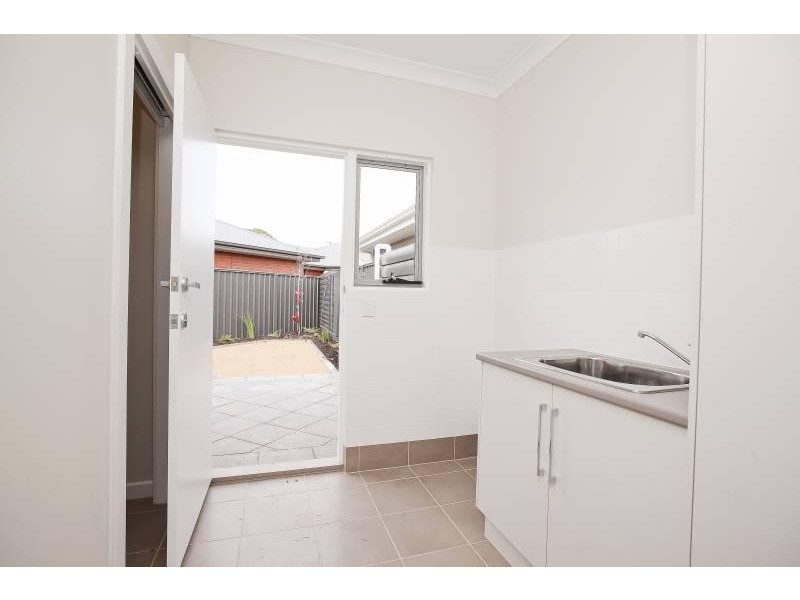 37 Thorne Crescent, Mitchell Park SA 5043