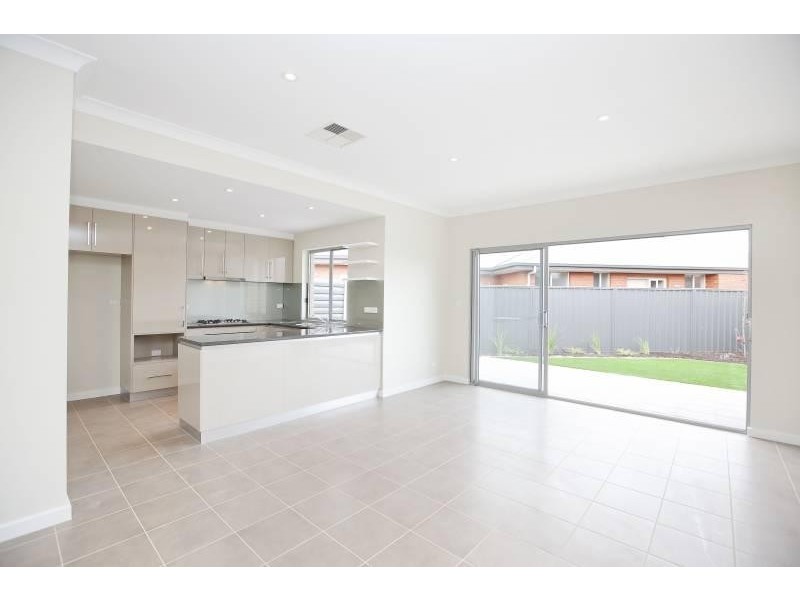 35a Thorne Crescent, Mitchell Park SA 5043