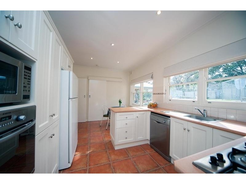 6 Yalpara Street, Eden Hills SA 5050