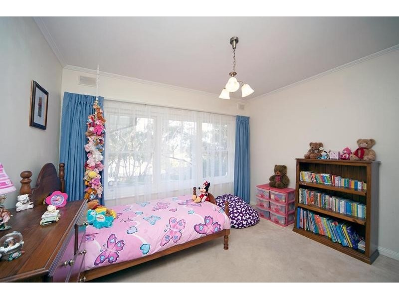 6 Yalpara Street, Eden Hills SA 5050