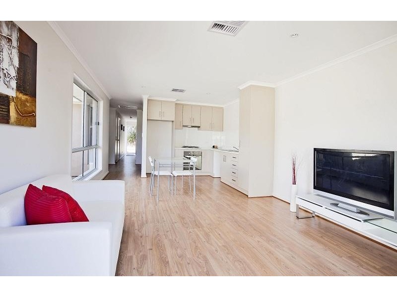 1 Kingston Avenue, Seacombe Gardens SA 5047