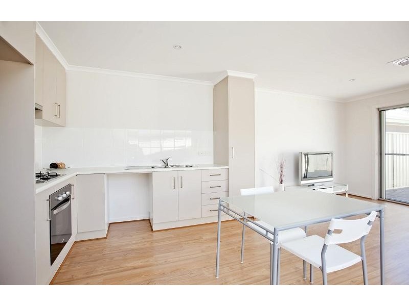 1 Kingston Avenue, Seacombe Gardens SA 5047