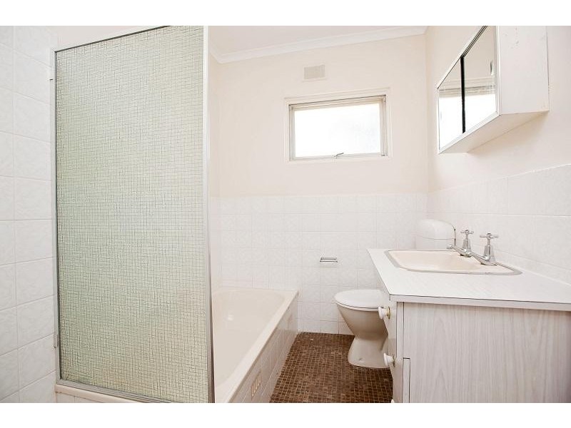 5 .25 Sturt Road, Brighton SA 5048