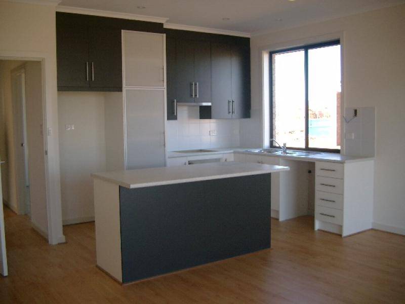 27 CASCADE DRIVE, Mawson Lakes SA 5095