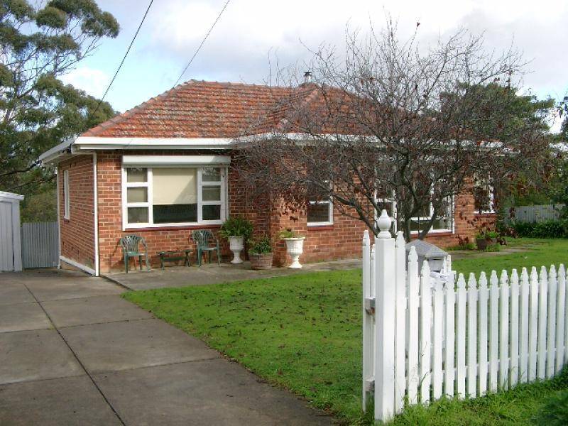 17 WONOKA STREET, Eden Hills SA 5050
