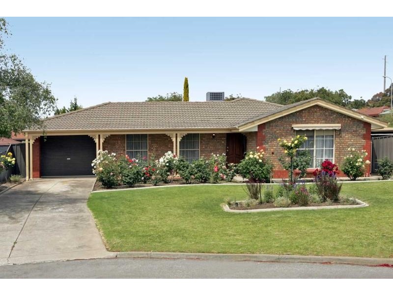 18 MONCUR STREET, Woodcroft SA 5162