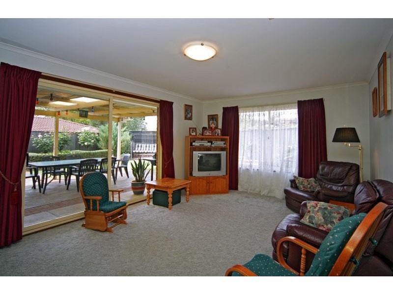 18 MONCUR STREET, Woodcroft SA 5162