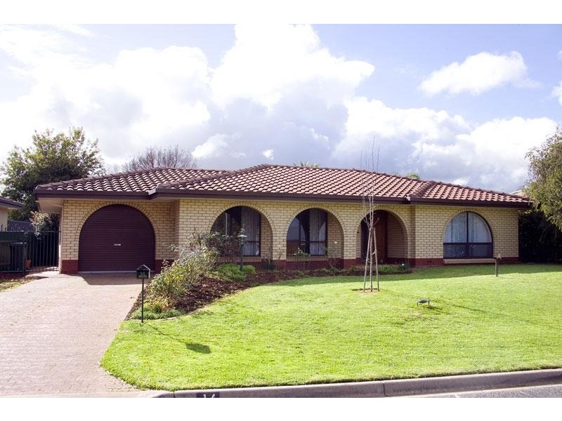 14 Robertson Crescent, Redwood Park SA 5097