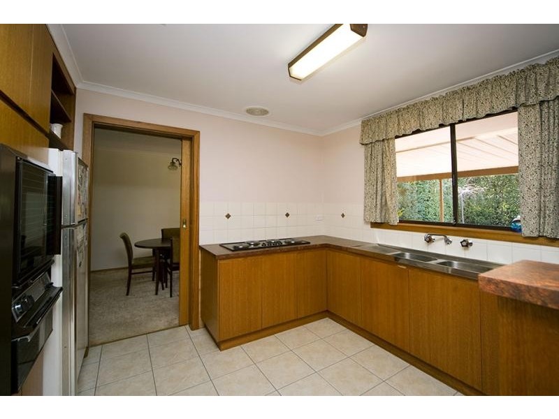 14 Robertson Crescent, Redwood Park SA 5097