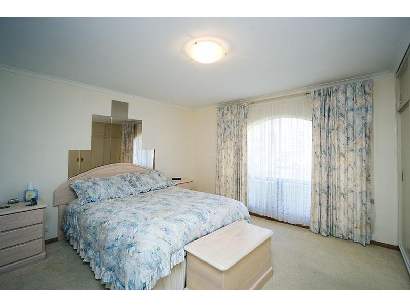 14 Robertson Crescent, Redwood Park SA 5097