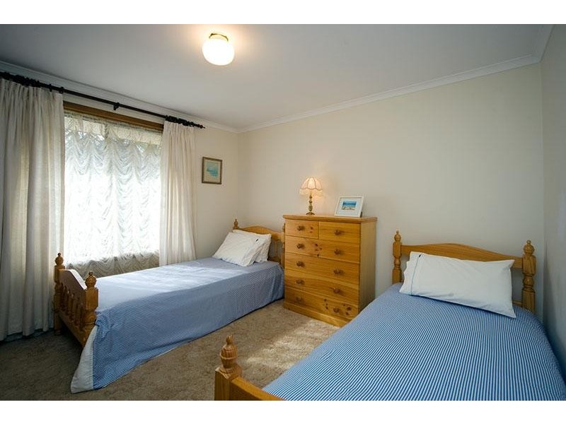 14 Robertson Crescent, Redwood Park SA 5097