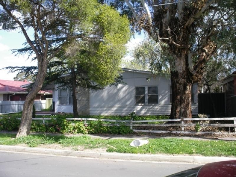 13 CEDAR AVENUE, Greenacres SA 5086