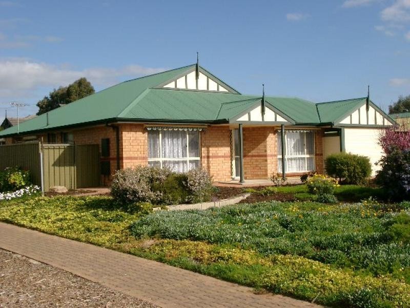 42 Champagne Crescent, Woodcroft SA 5162