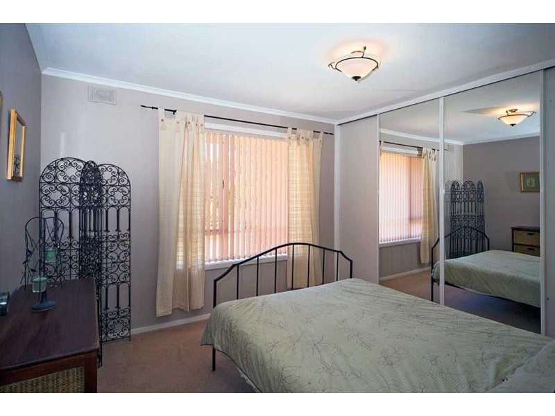10 Middlecoff Street, Fairview Park SA 5126