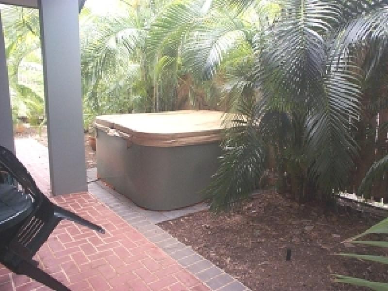 2/5 Sovereign Circuit, Coconut Grove NT 0810