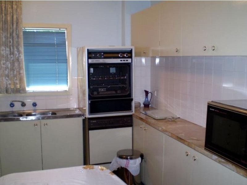 18 Lakeside Drive, Alawa NT 0810