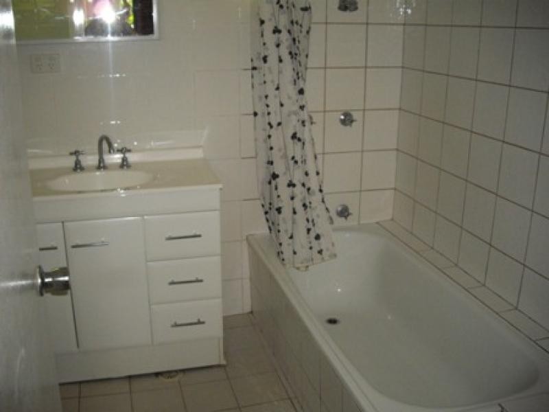 8 NEATE COURT, Malak NT 0812
