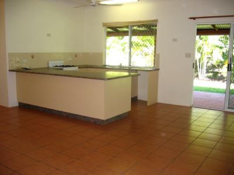 14 SONDER CRESCENT, Bakewell NT 0832