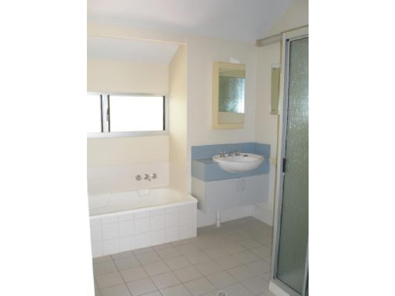 O’BRIEN COURT, Driver NT 0830
