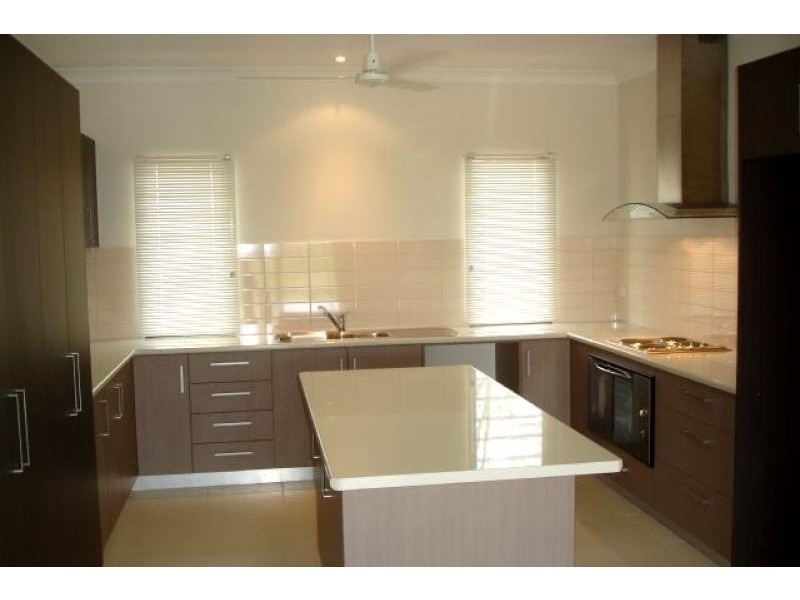 43 Wood Crescent, Rosebery NT 0832