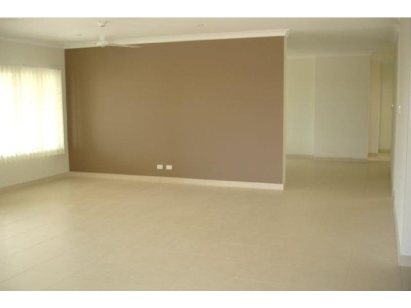 43 Wood Crescent, Rosebery NT 0832