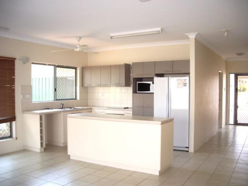 2/63 Odegaard Drive, Rosebery NT 0832